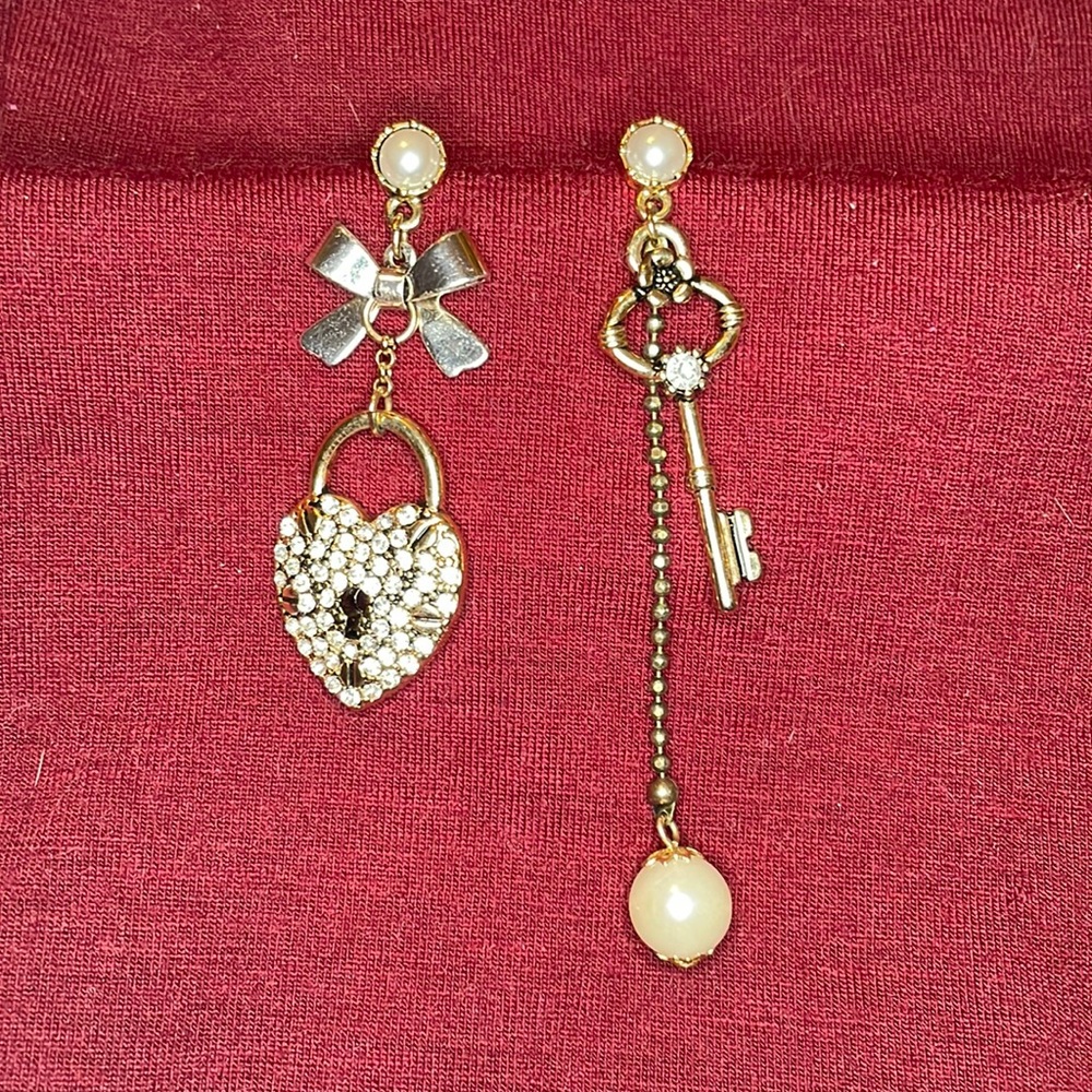 Betsey Johnson heart lock and key mismatch earrings gold
